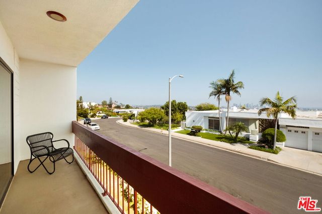 $2,828,000 | 2341 North Hobart Boulevard, Los Angeles, CA 90027