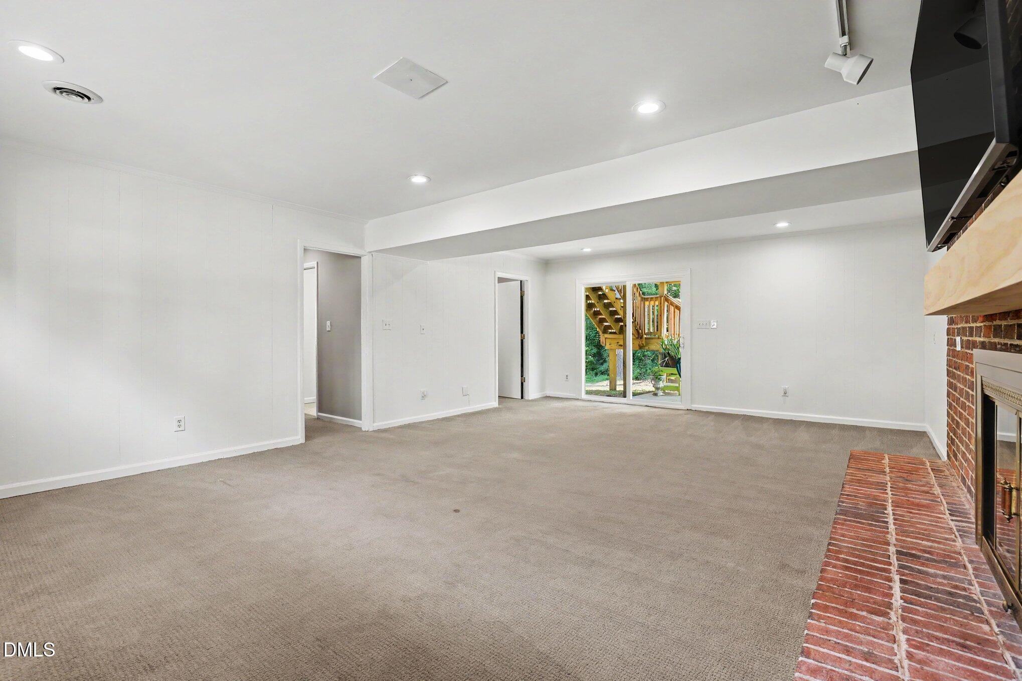 1416 Lions Way Raleigh, NC 27604 - Photo 27 of 53 Living Room