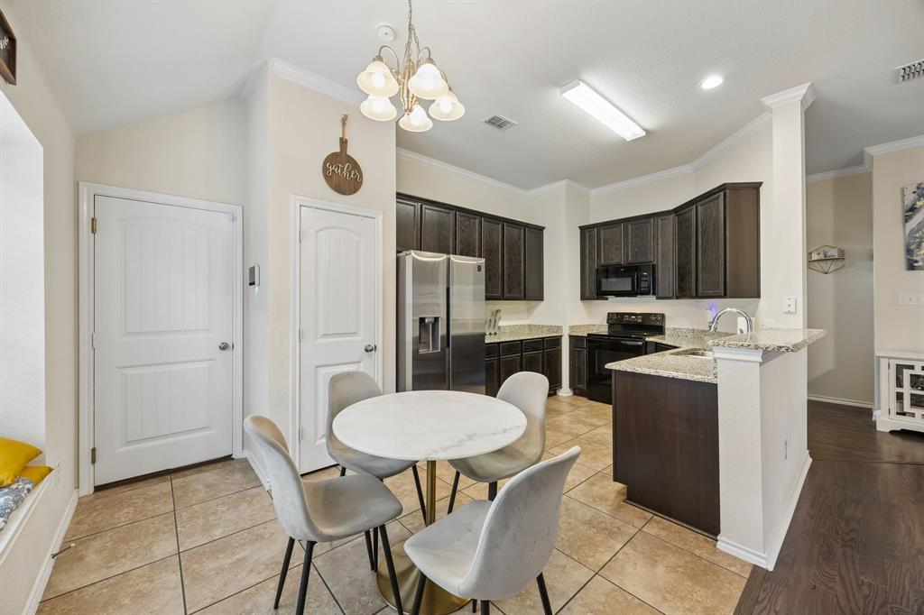 405 Rodger Street Wilmer, TX 75172 - Photo 9 of 29