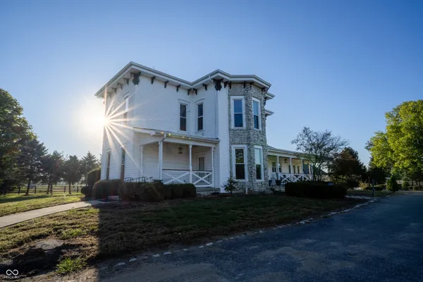 $1,900,000 | 115 West State Road 38, Pendleton, IN 46064