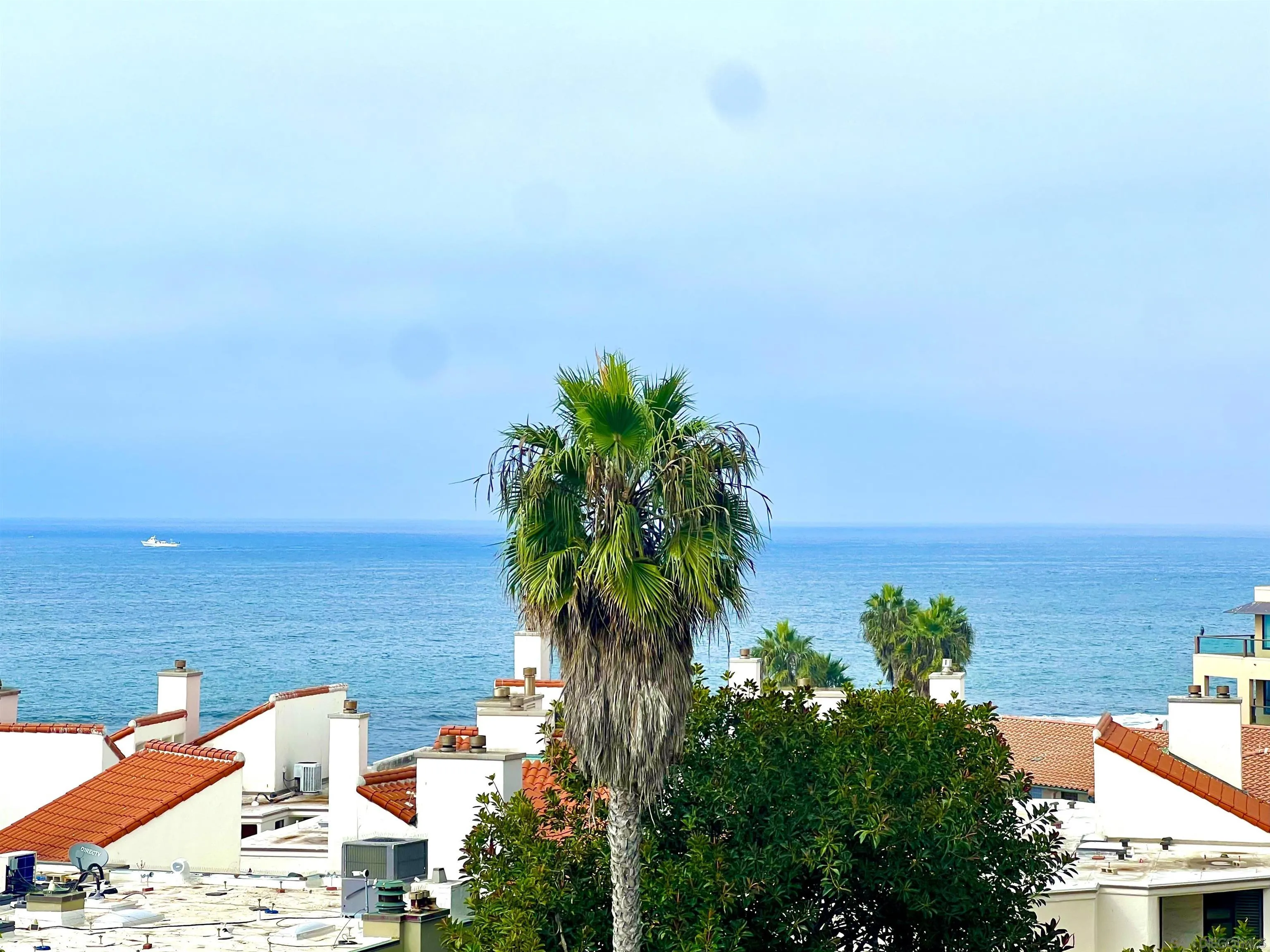 230 Prospect Street, Unit 33 La Jolla, CA 92037 - Photo 4 of 27 an ocean view with beach