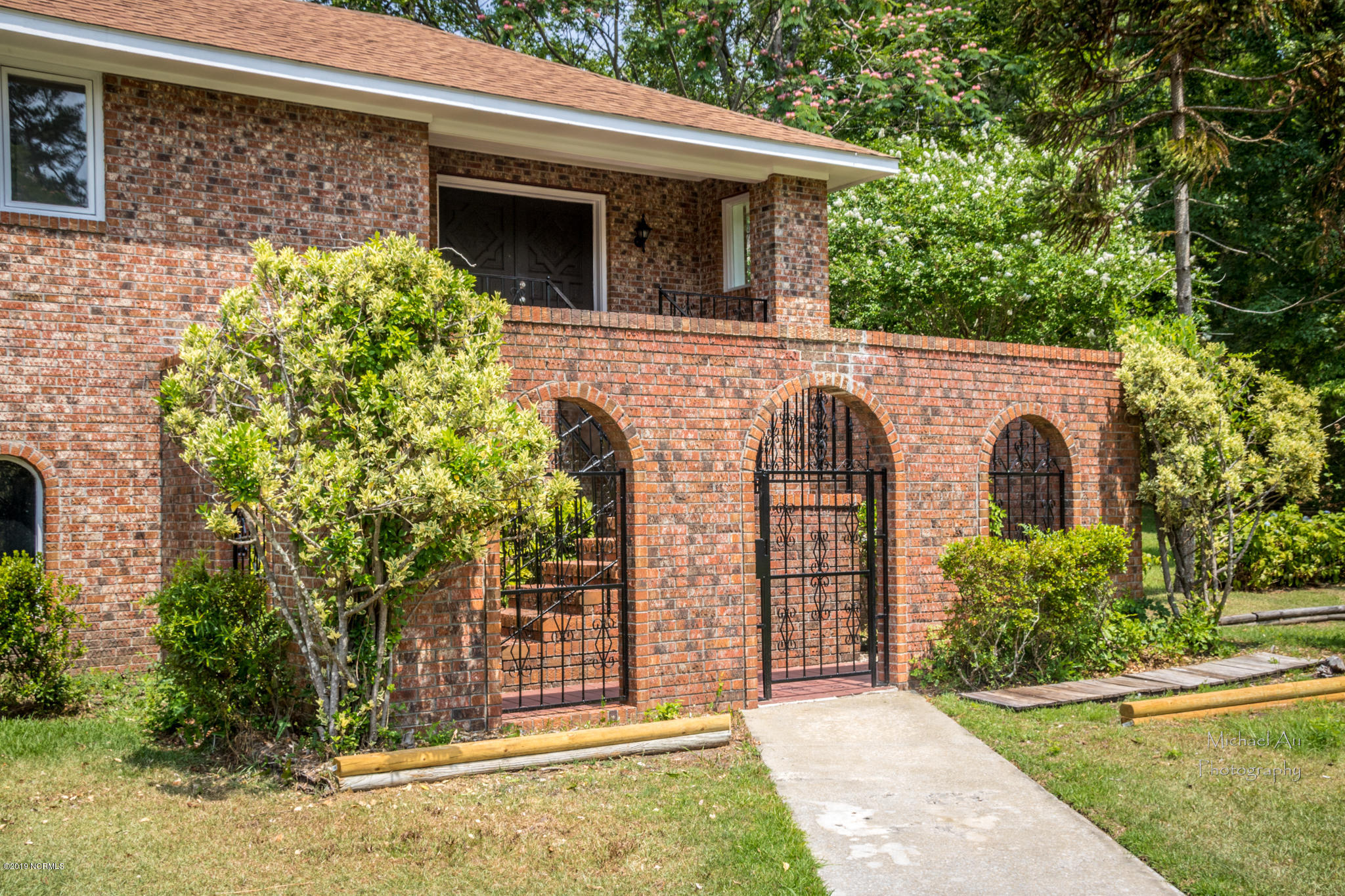 1005 Beech Tree Road Jacksonville, NC 28546 - Photo 2 of 47 Arch Entry