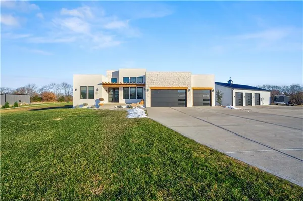 $1,299,000 | 6320 Northwest 164th Street, Smithville, MO 64089