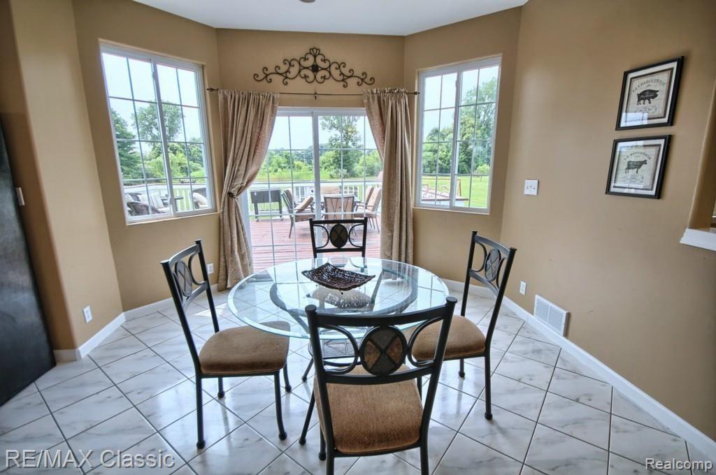 8216 Bunton Road Willis, MI 48191 - Photo 12 of 32 Breakfast Nook.jpg
