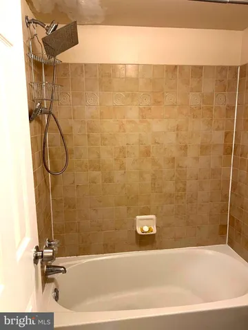 $1,400 | 1836 Metzerott Road, Unit 916, Adelphi, MD 20783