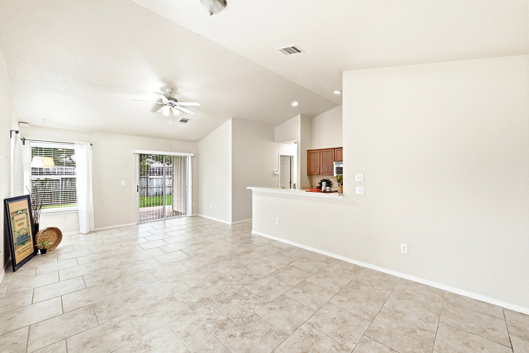 186 Prairie Springs Loop Georgetown, TX 78626 - Photo 6 of 26