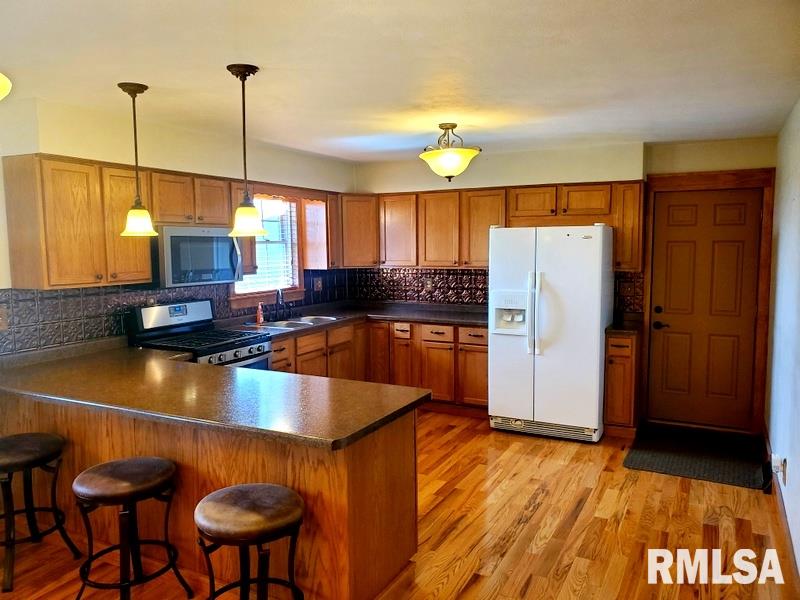270 Sheffield Road Groveland, IL 61535 - Photo 3 of 43