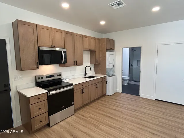 $1,800 | 14039 North 181st Avenue, Surprise, AZ 85388