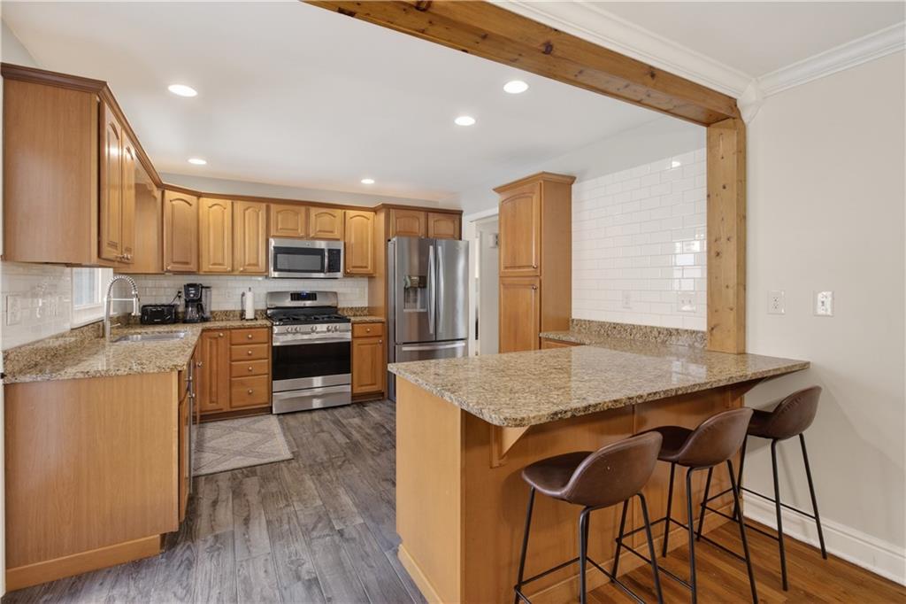 909 Bebout Road Venetia, PA 15367 - Photo 12 of 42 Remodel included eninsula for more seating
