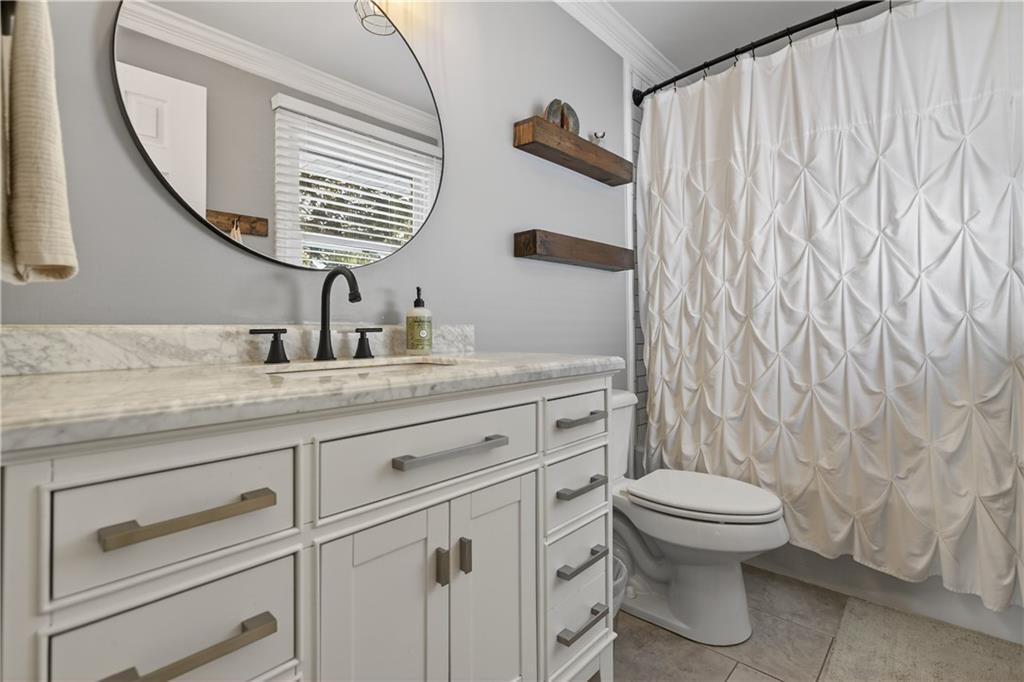 909 Bebout Road Venetia, PA 15367 - Photo 16 of 42 Master bathroom with shower/tub combo