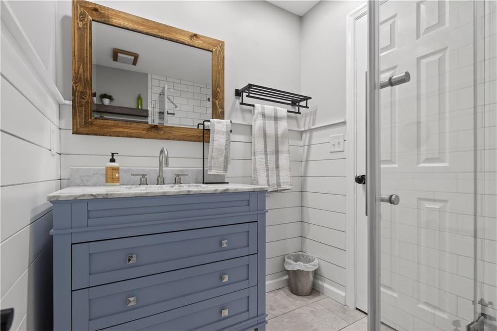 909 Bebout Road Venetia, PA 15367 - Photo 22 of 42 Full bathroom newly remodeled