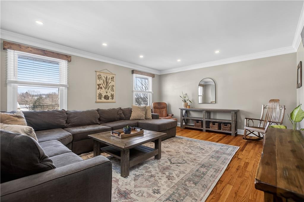 909 Bebout Road Venetia, PA 15367 - Photo 4 of 42 So spacious!