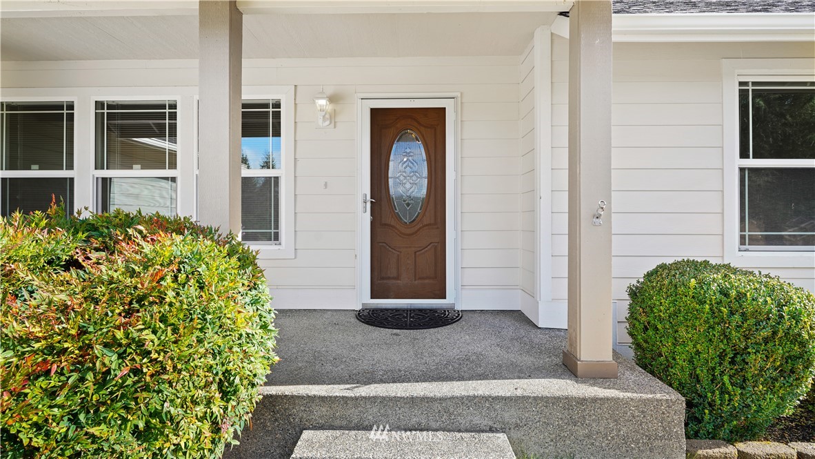 530 East Soderberg Road Allyn, WA 98524 - Photo 4 of 36 Gallery Image 4