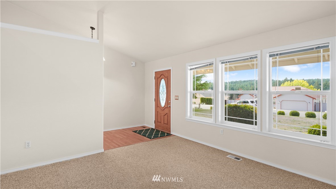 530 East Soderberg Road Allyn, WA 98524 - Photo 6 of 36 Gallery Image 6