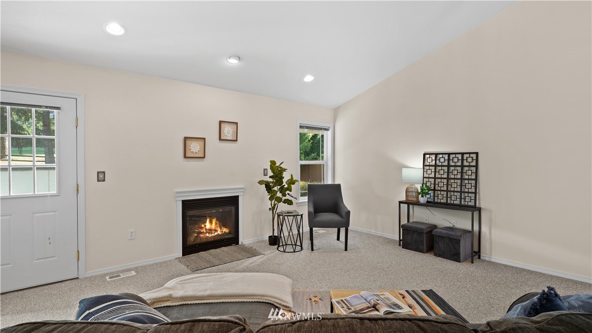 530 East Soderberg Road Allyn, WA 98524 - Photo 9 of 36 Gallery Image 9