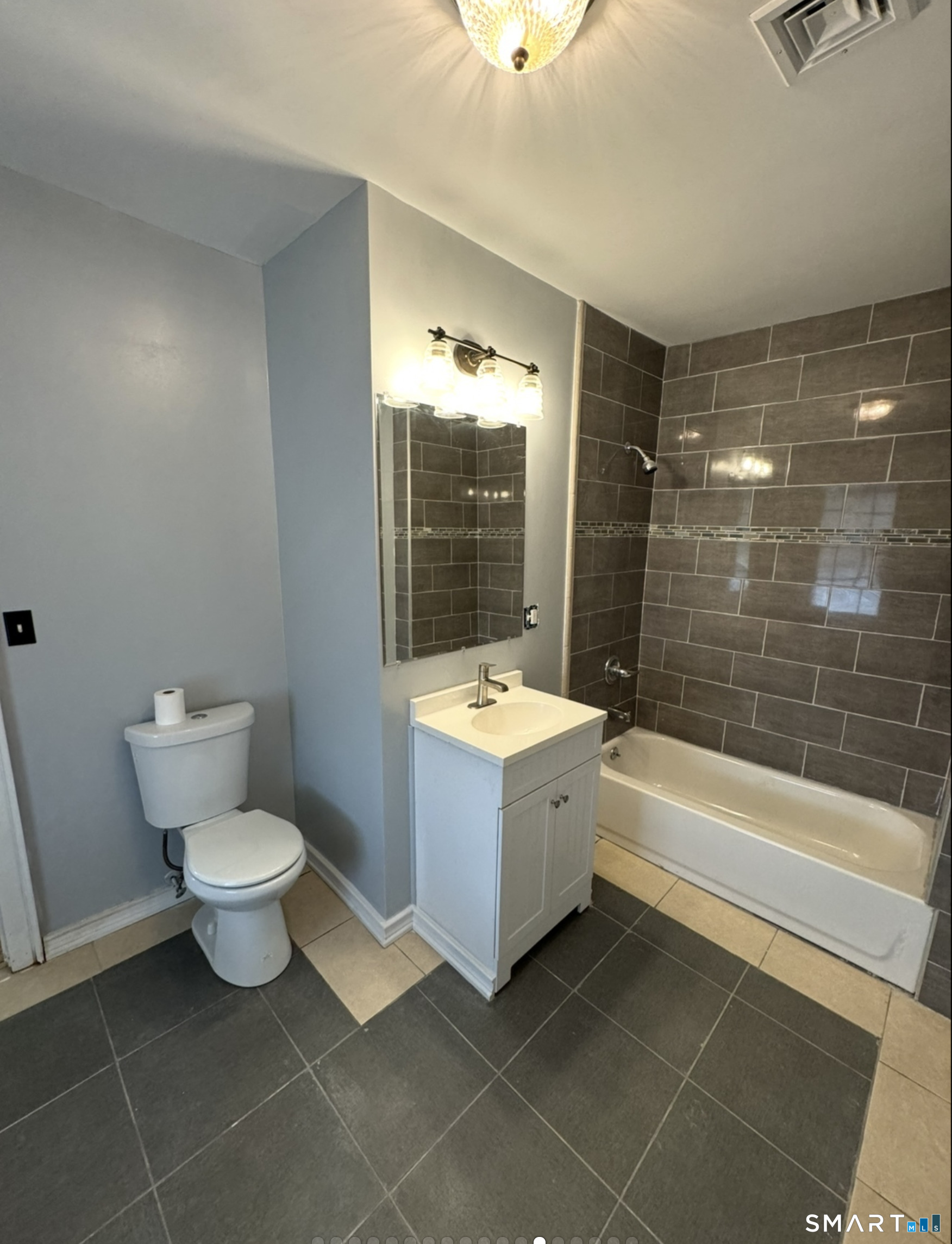 817 Albany Avenue Hartford, CT 06112 - Photo 12 of 18