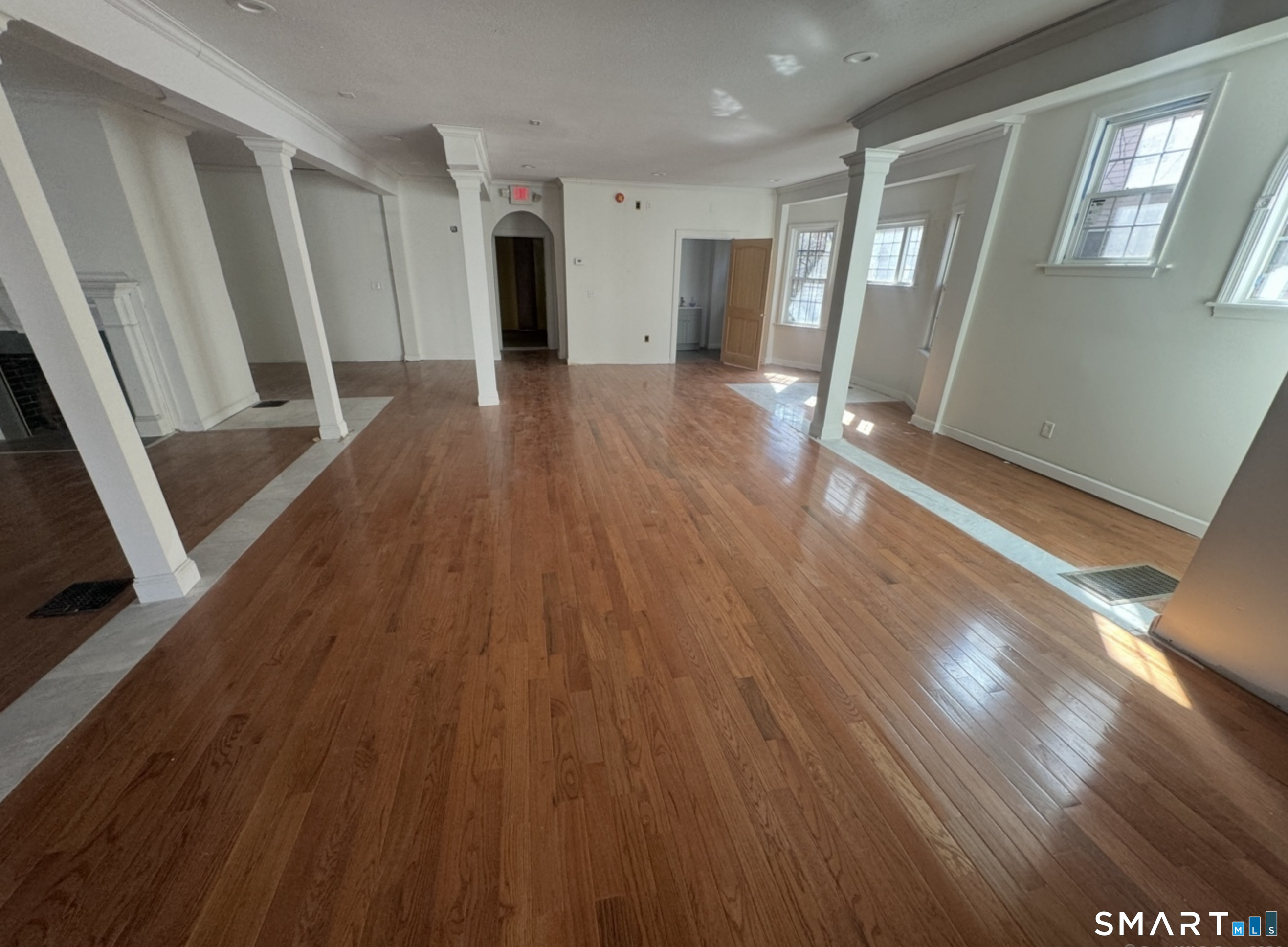 817 Albany Avenue Hartford, CT 06112 - Photo 2 of 18