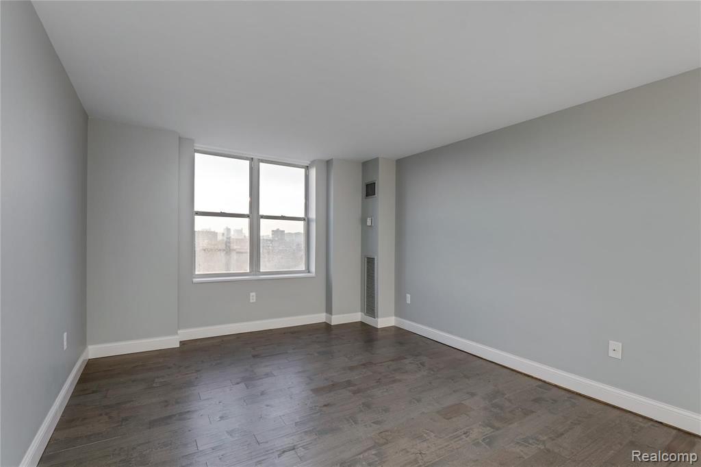 250 East Harbortown Drive, Unit 612 Detroit, MI 48207 - Photo 15 of 19