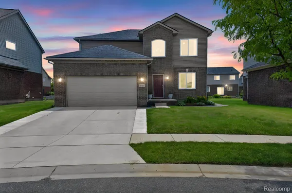 $465,500 | 5168 Bradmore Lane, Warren, MI 48092