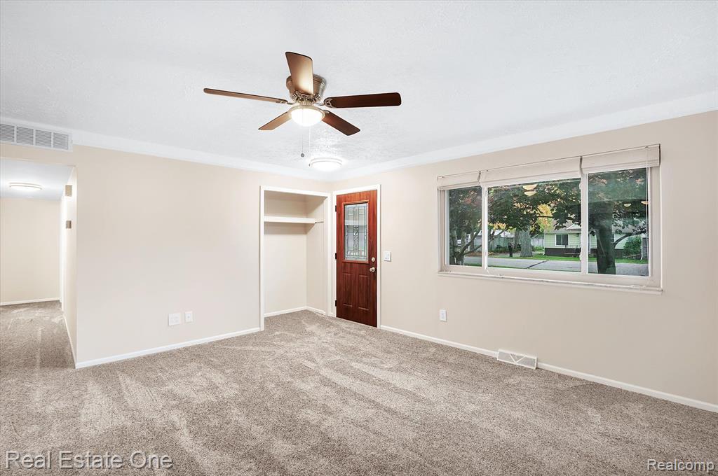 2550 Longview Avenue Rochester Hills, MI 48307 - Photo 9 of 40