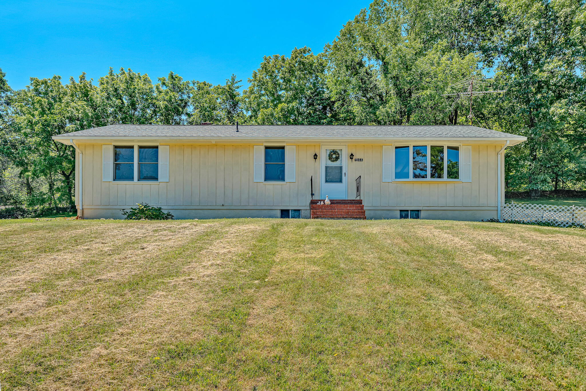 1944 Nace Road Fincastle, VA 24090 - Photo 3 of 37 04-VM-06548