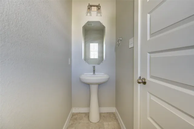 a view of utility room