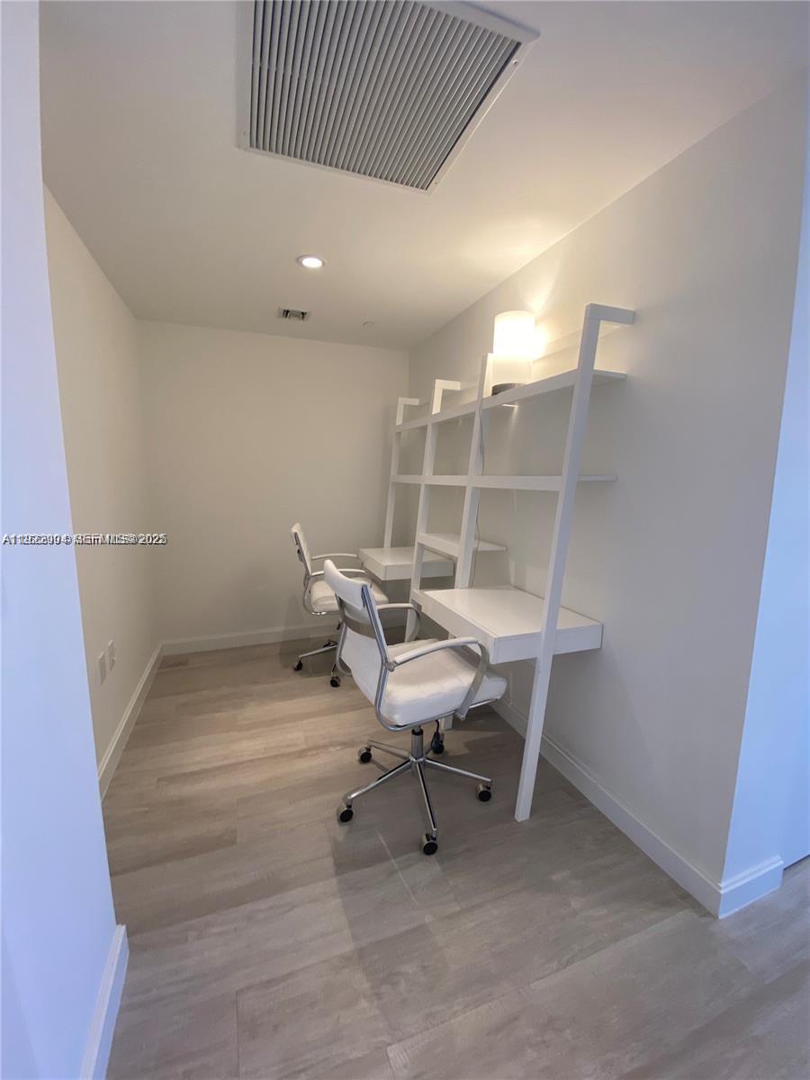 55 Southwest 9th Street, Unit 3001 Miami, FL 33130 - Photo 17 of 28