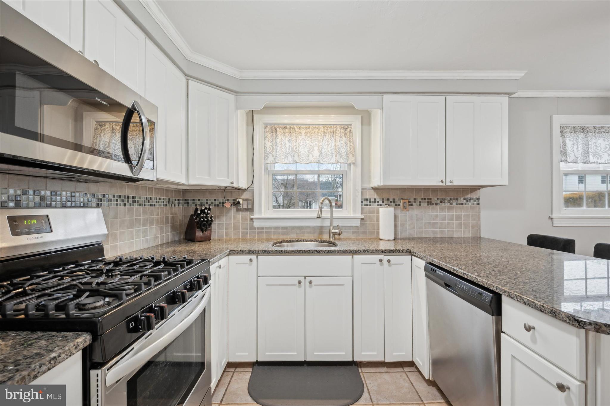 7343 Hiola Road Philadelphia, PA 19128 - Photo 13 of 35 Gallery Image 13