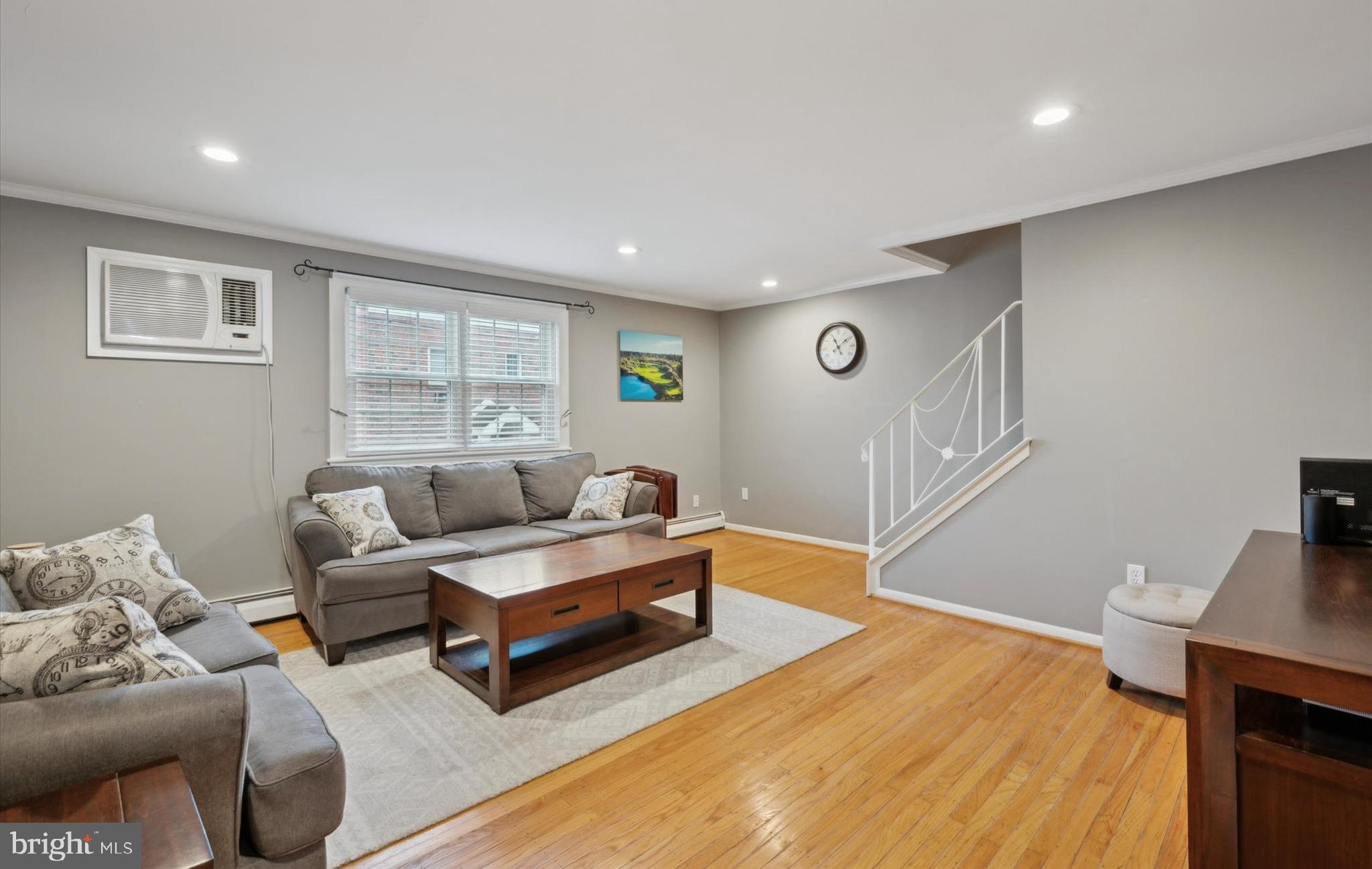 7343 Hiola Road Philadelphia, PA 19128 - Photo 3 of 35 Gallery Image 3