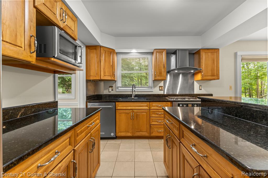 1511 Gracedale Drive Rochester Hills, MI 48309 - Photo 12 of 31