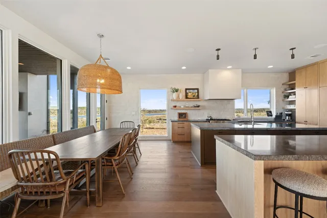 $4,209,268 | 151 Crk Holw Way, Spicewood, TX 78669