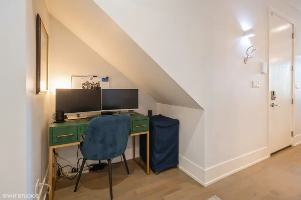 $4,295 | 1543 West Augusta Boulevard, Unit 2, Chicago, IL 60642