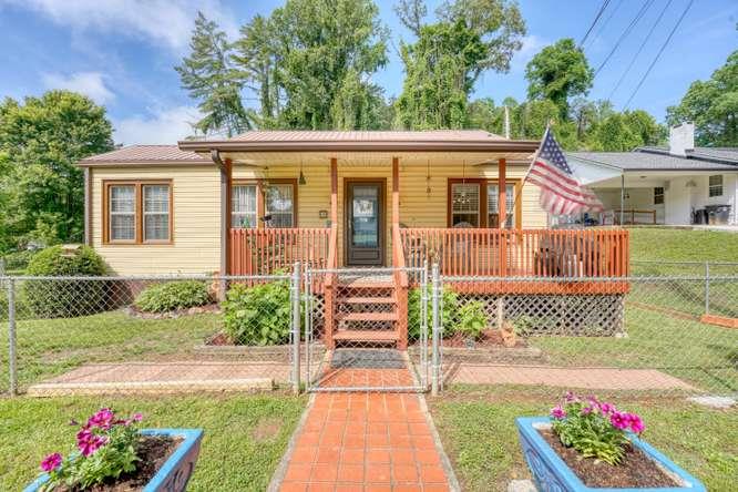 819 Valley River Avenue Murphy, NC 28906 - Photo 1 of 35 Main View