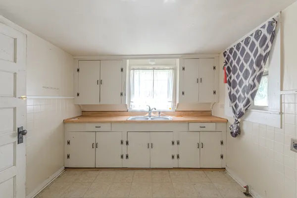 $349,000 | 816 Martin Luther King Road, Ames, TX 77575