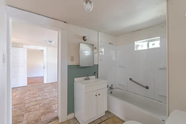 $349,000 | 816 Martin Luther King Road, Ames, TX 77575