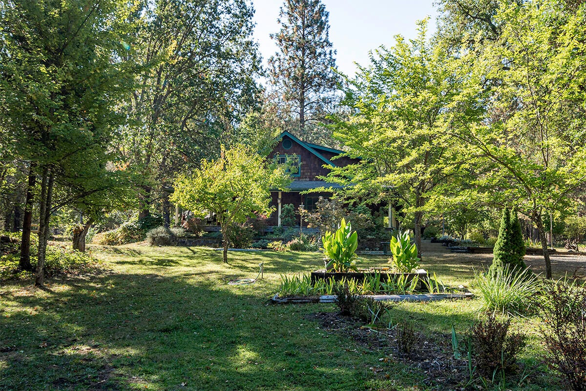 255 Davidson Road Williams, OR 97544 - Photo 36 of 82 DSC04237-HDR-Edit