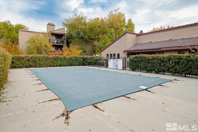 a view of a back yard of the house