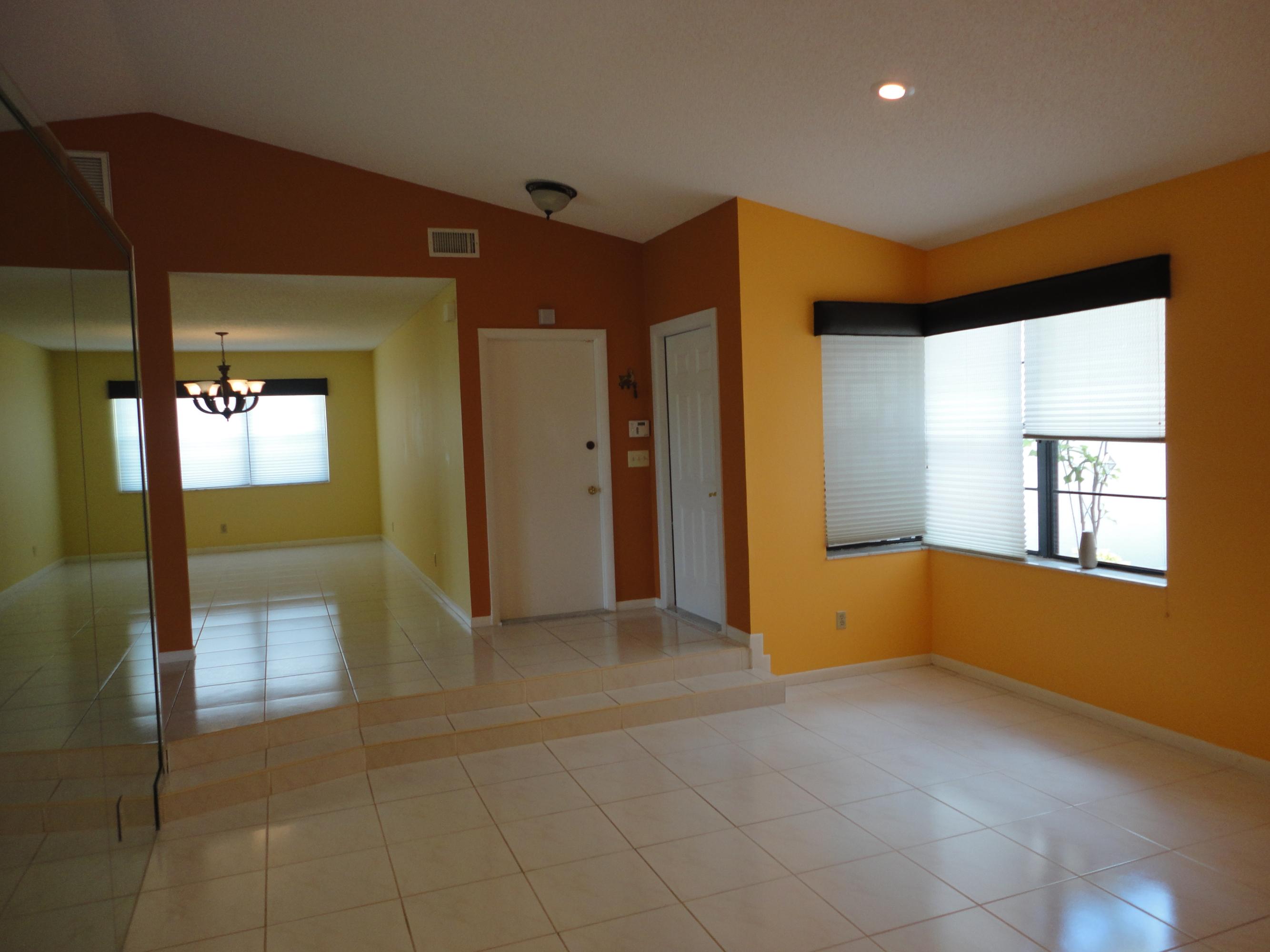9793 Majorca Place Boca Raton, FL 33434 - Photo 15 of 41 Suken Living Room