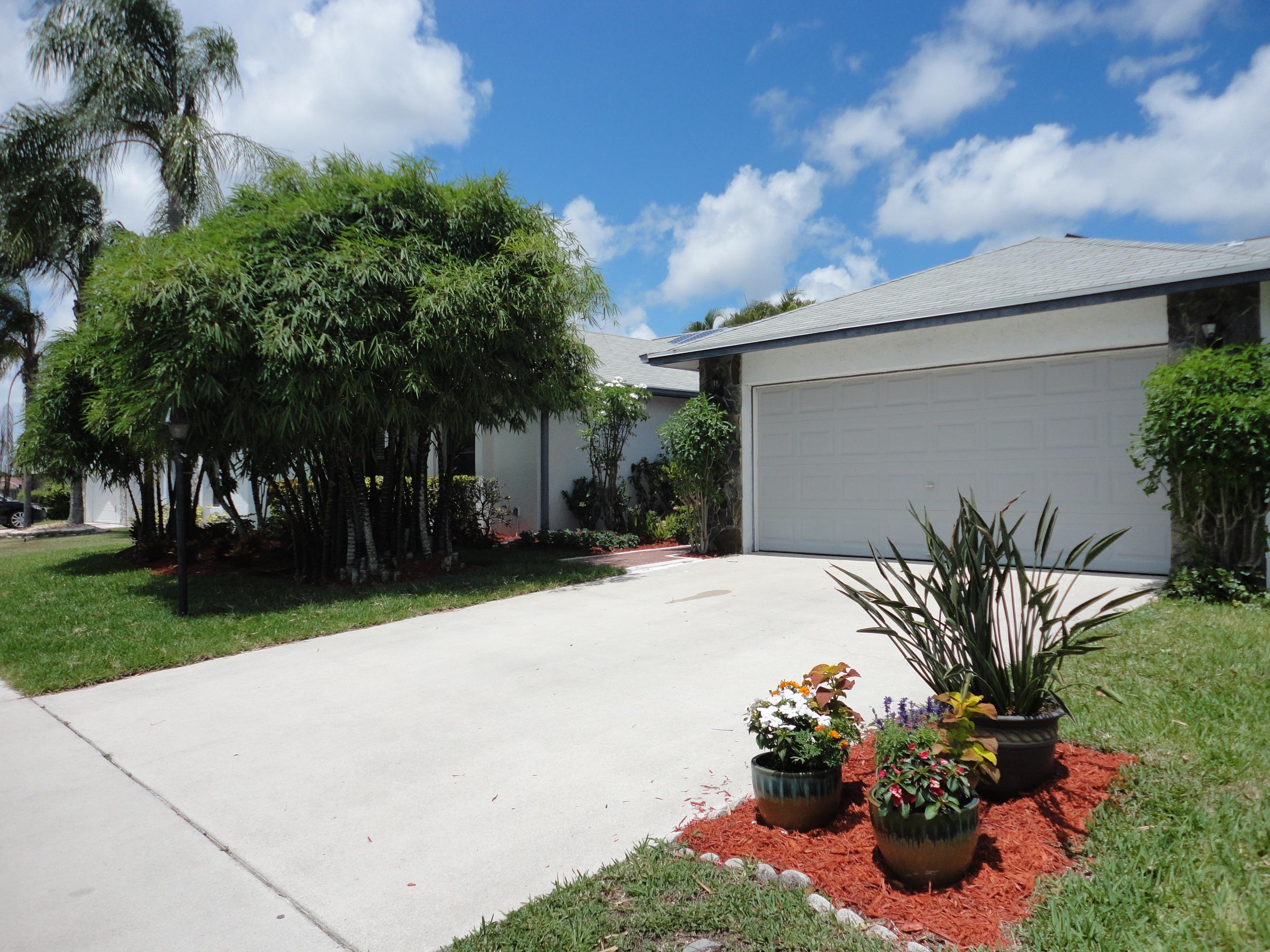 9793 Majorca Place Boca Raton, FL 33434 - Photo 3 of 41 Front Landscaping
