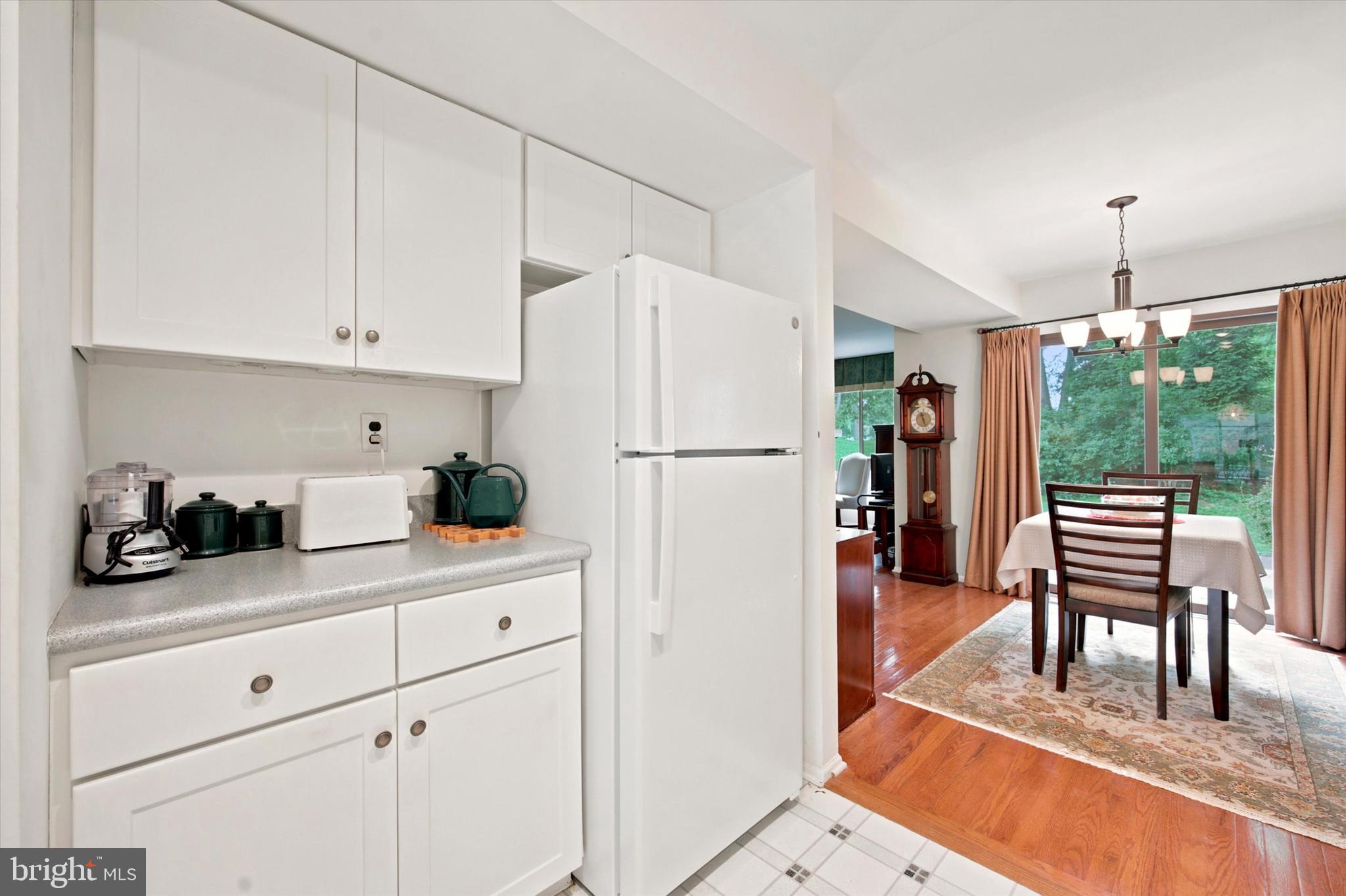 303 Hanover Court Chesterbrook, PA 19087 - Photo 10 of 25 Kitchen