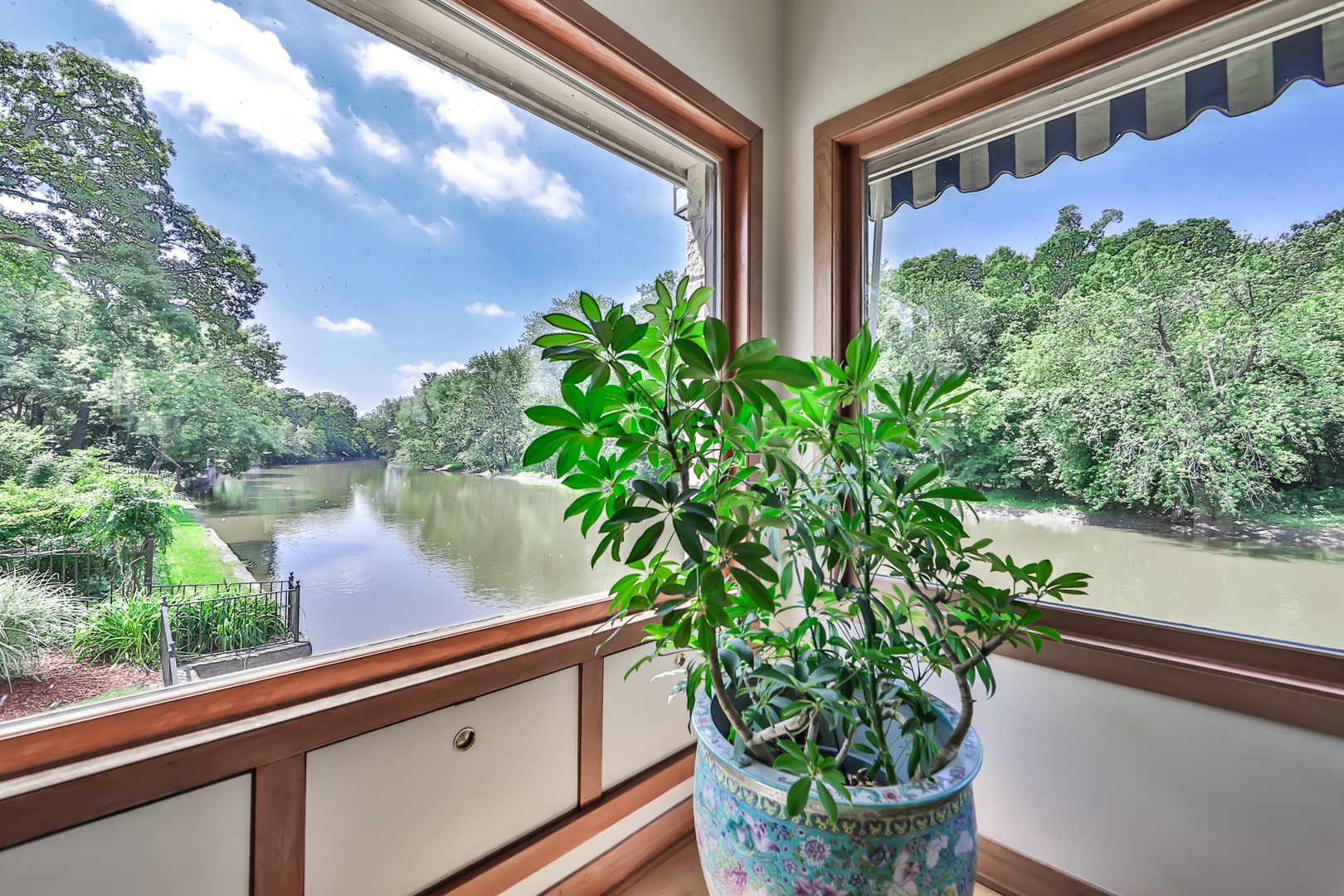 246 Maplewood Road Riverside, IL 60546 - Photo 16 of 51