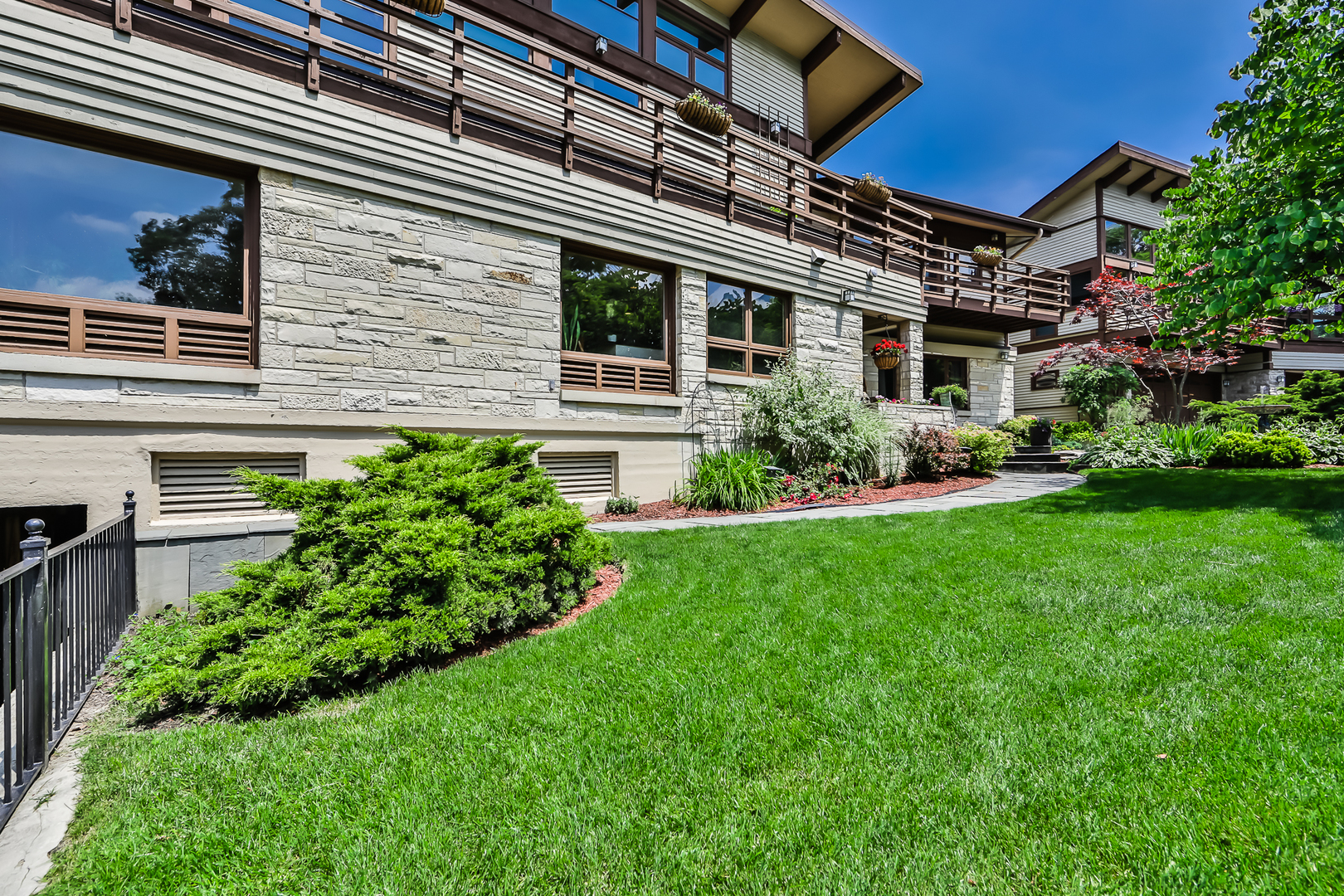 246 Maplewood Road Riverside, IL 60546 - Photo 40 of 51