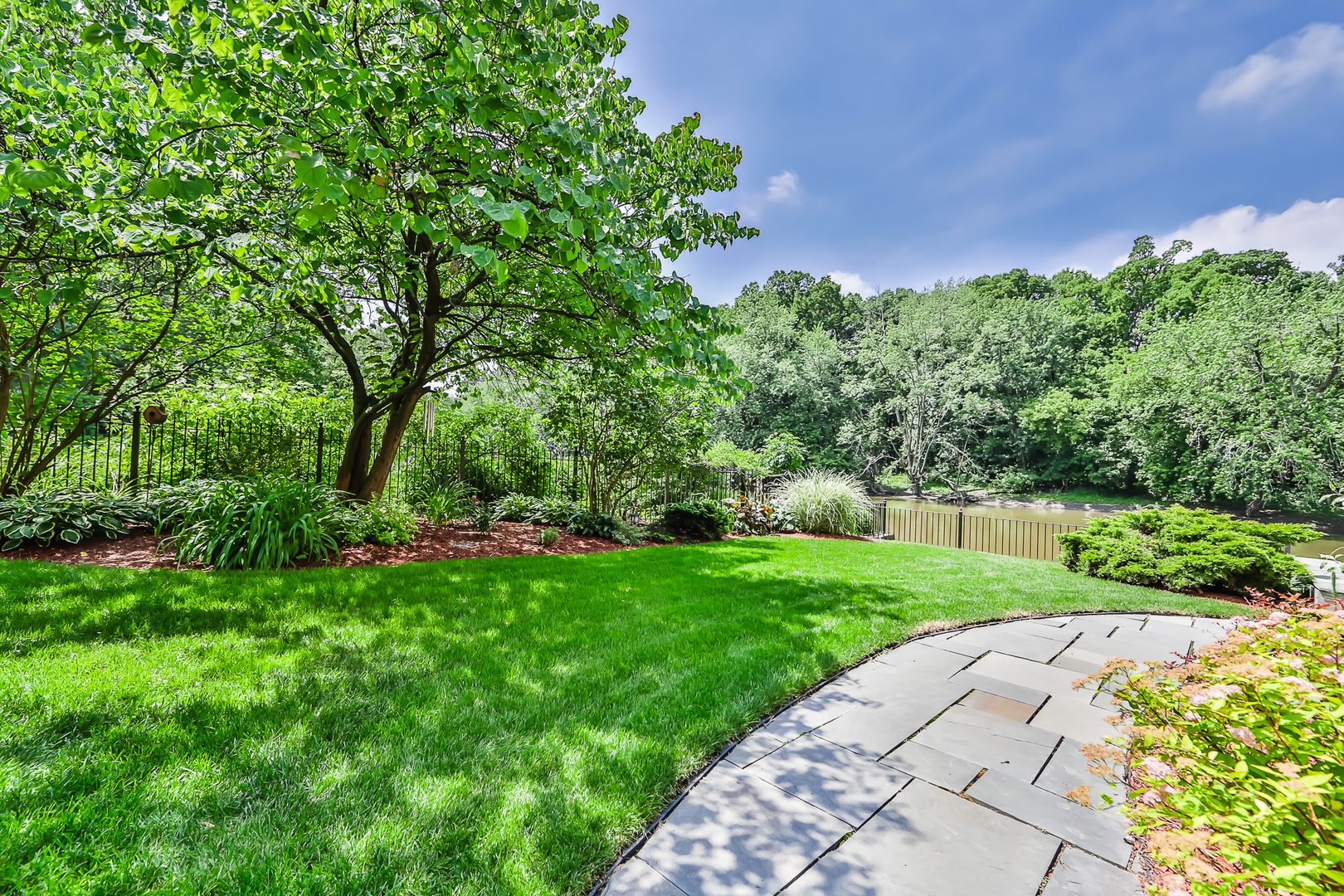 246 Maplewood Road Riverside, IL 60546 - Photo 43 of 51