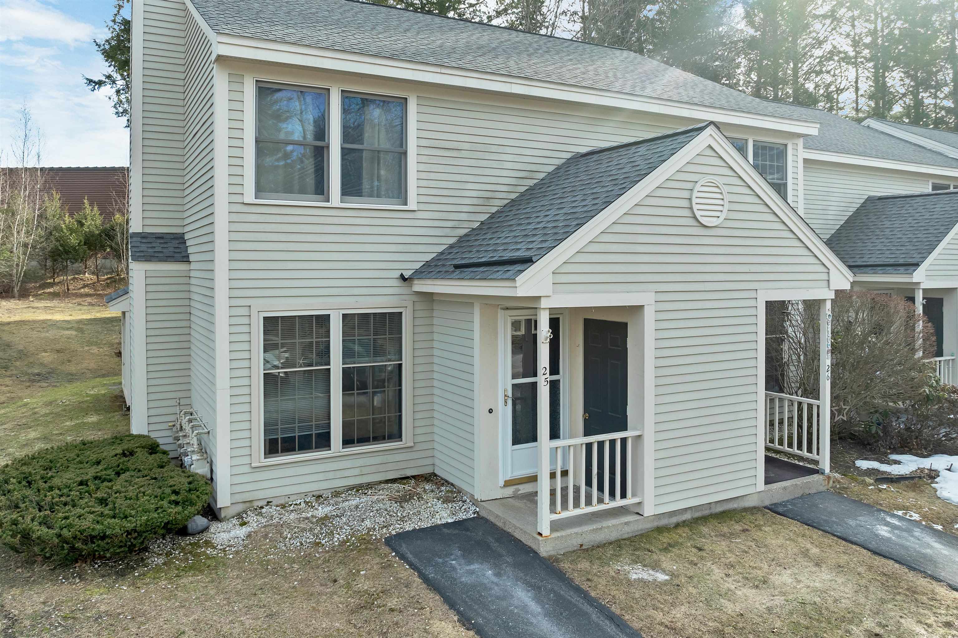 25 Woodland Green Rochester, NH 03868 - Photo 2 of 23