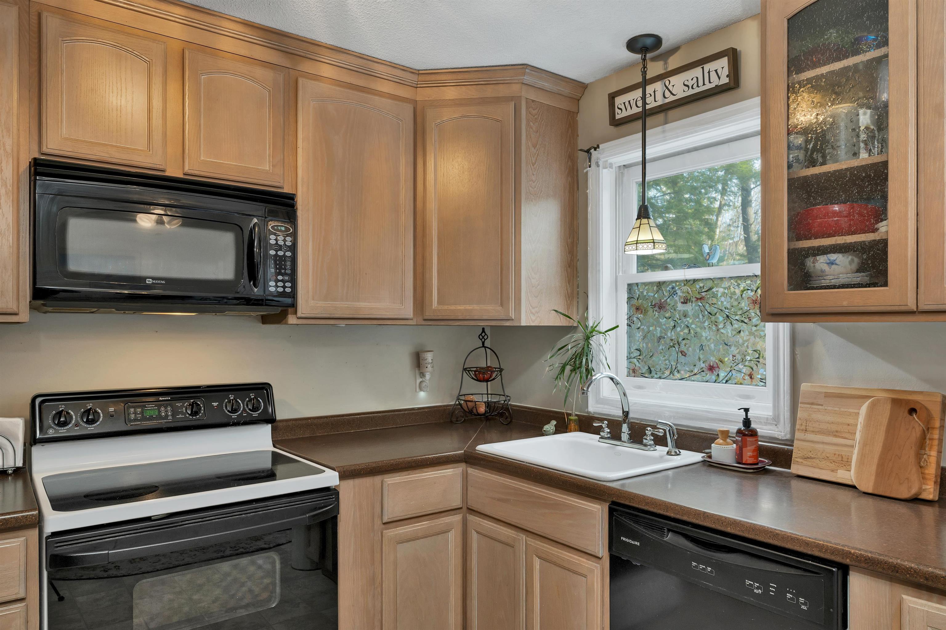 25 Woodland Green Rochester, NH 03868 - Photo 8 of 23