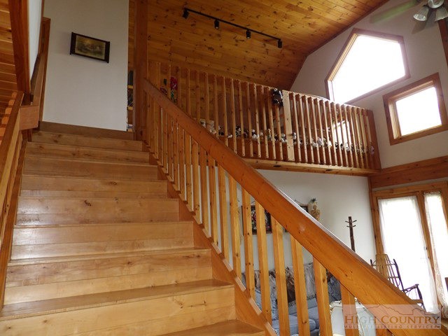 184 Lazy Way Boone, NC 28607 - Photo 3 of 24 Gallery Image 3