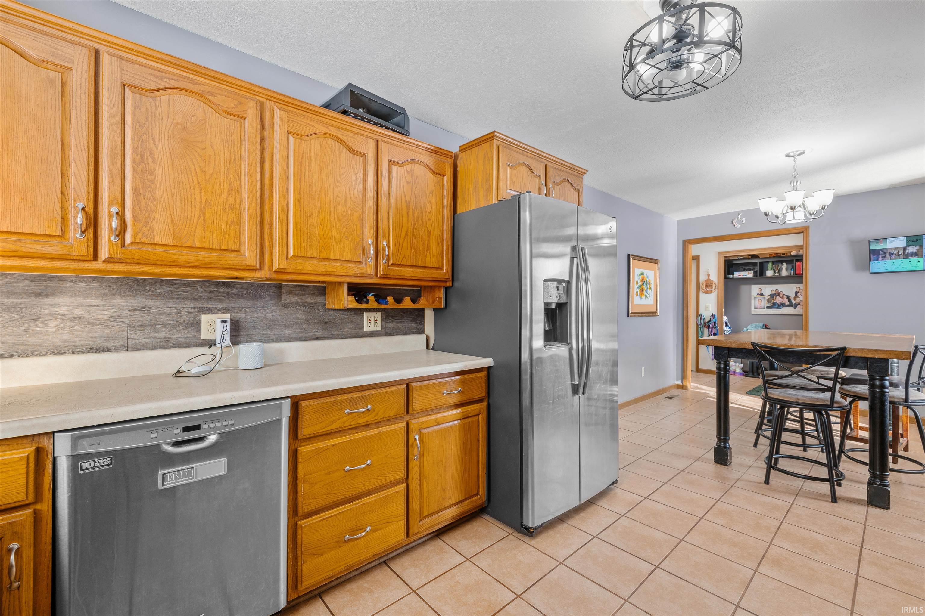 1102 Riviera Court Auburn, IN 46706 - Photo 17 of 36