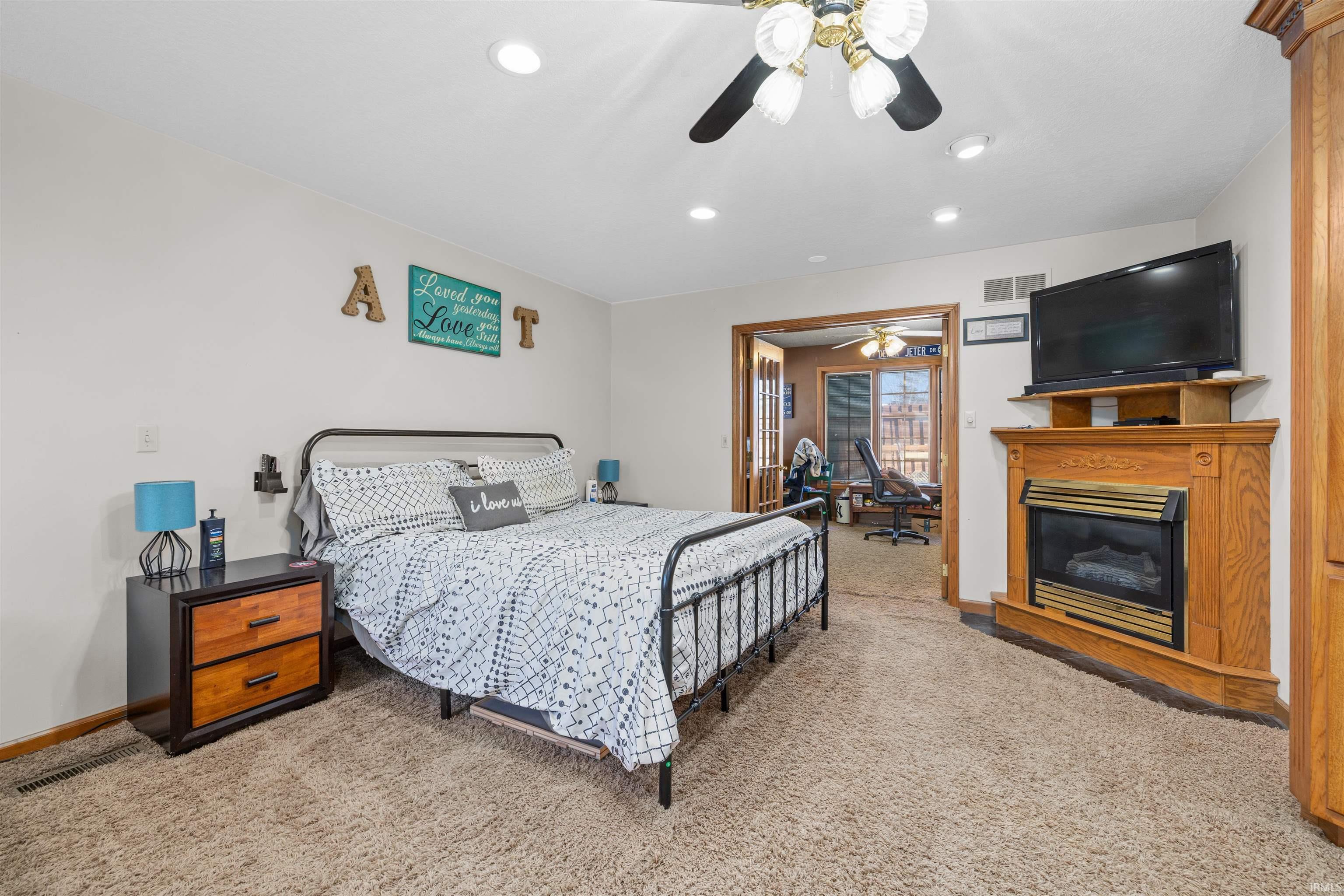 1102 Riviera Court Auburn, IN 46706 - Photo 21 of 36