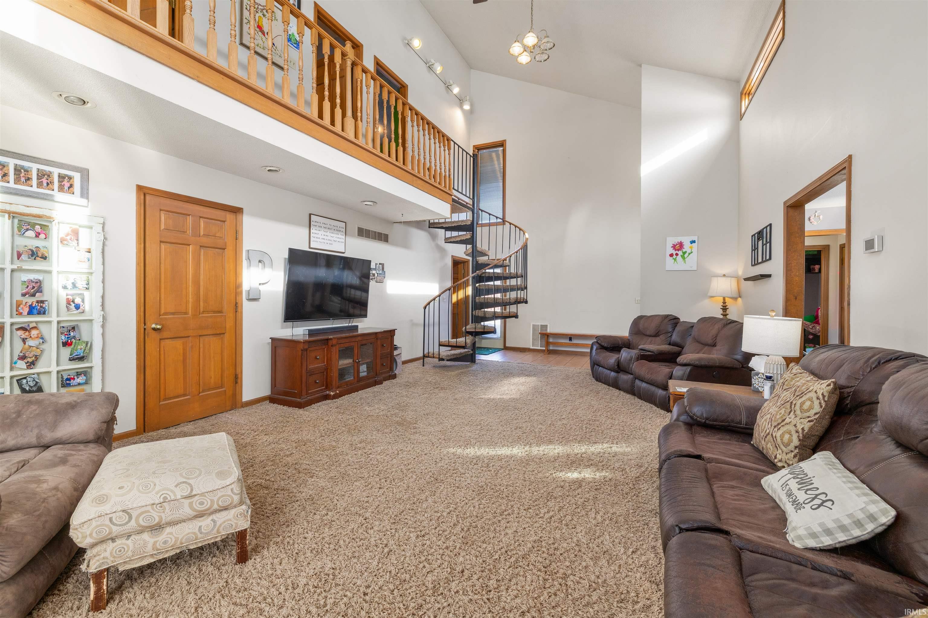 1102 Riviera Court Auburn, IN 46706 - Photo 8 of 36