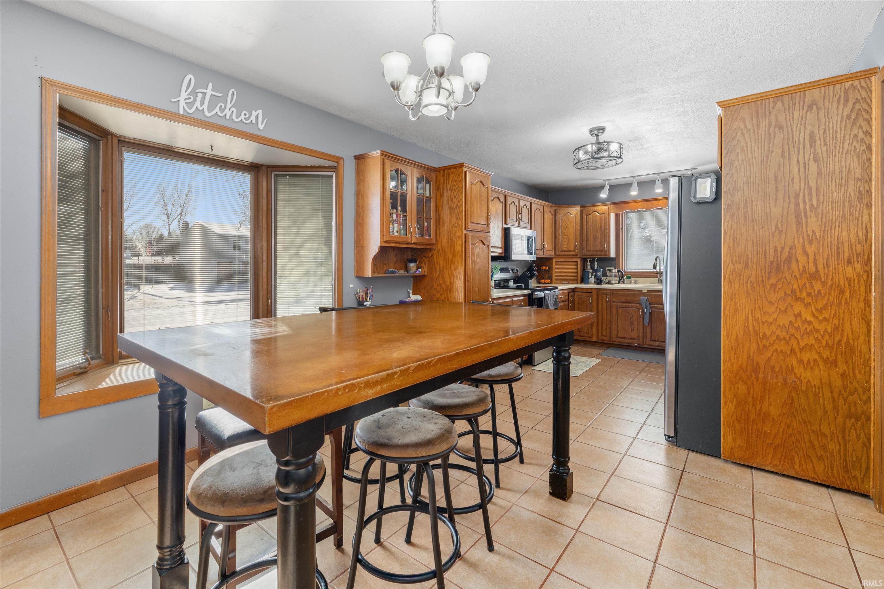 1102 Riviera Court Auburn, IN 46706 - Photo 10 of 36